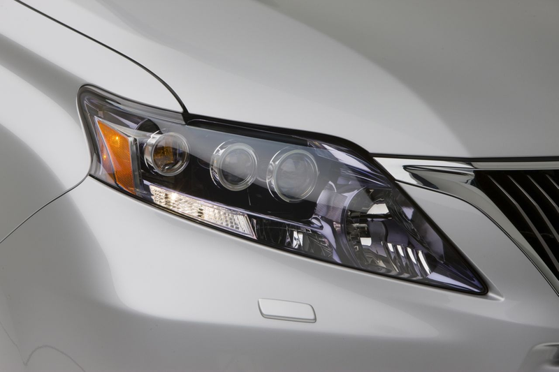 Illustration for article titled 2010 Lexus RX 350 and RX 450h Push Bland to New Heights